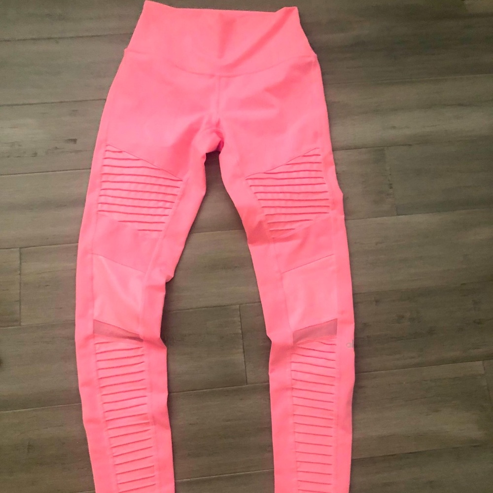 Alo Leggings